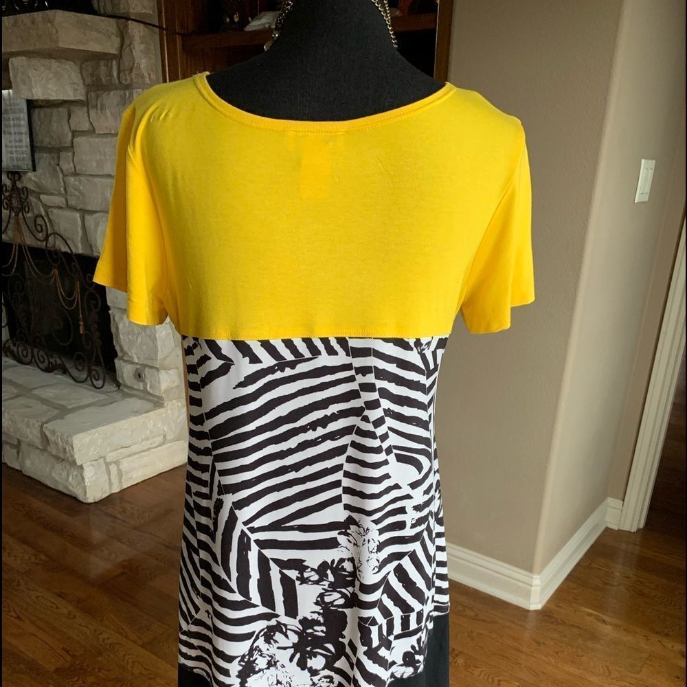 Isabella Tunic‎ Top Geometric Animal Print Apparel - Picture 7 of 14